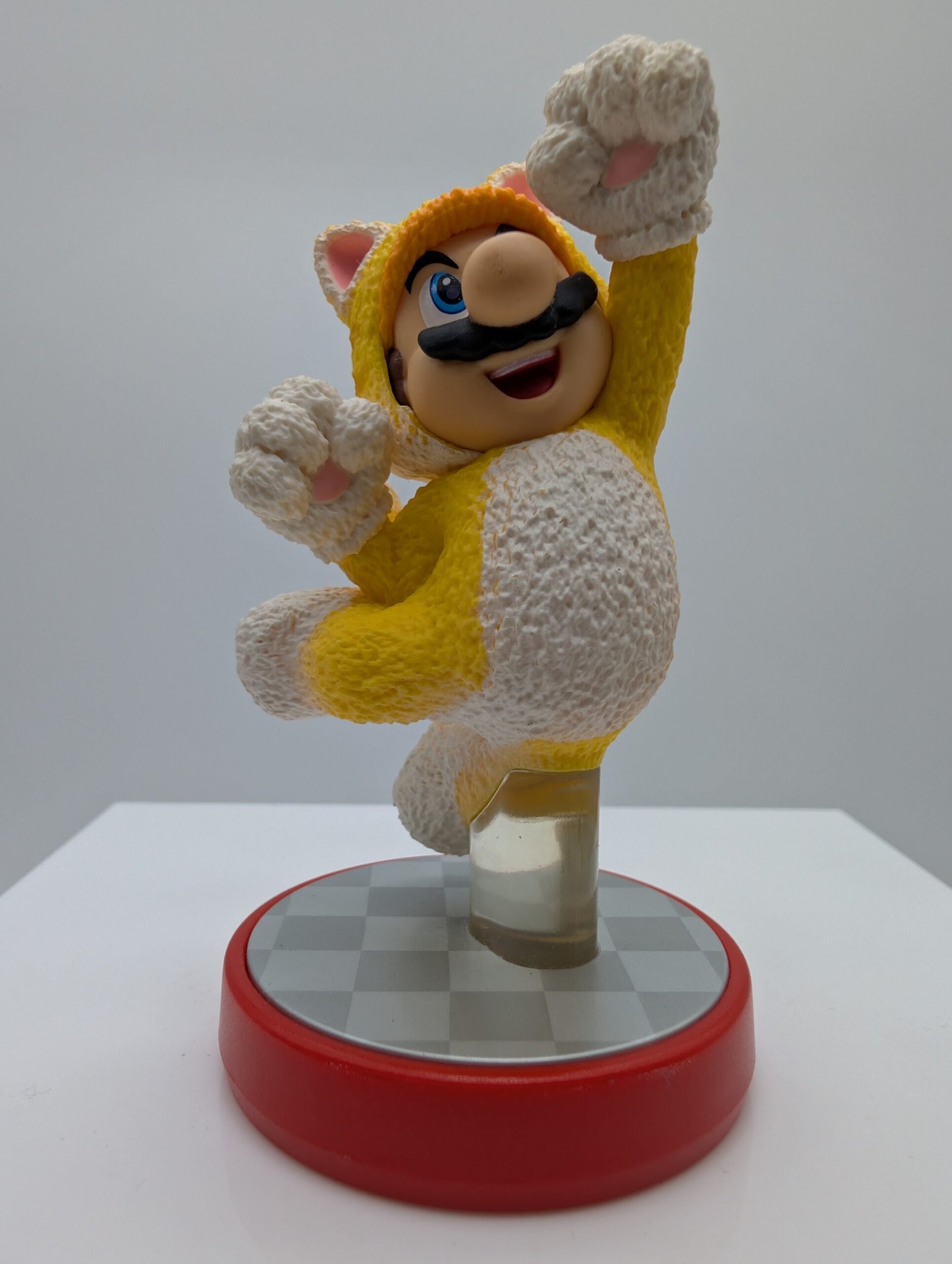 Amiibo: Super Mario – Mario Felino