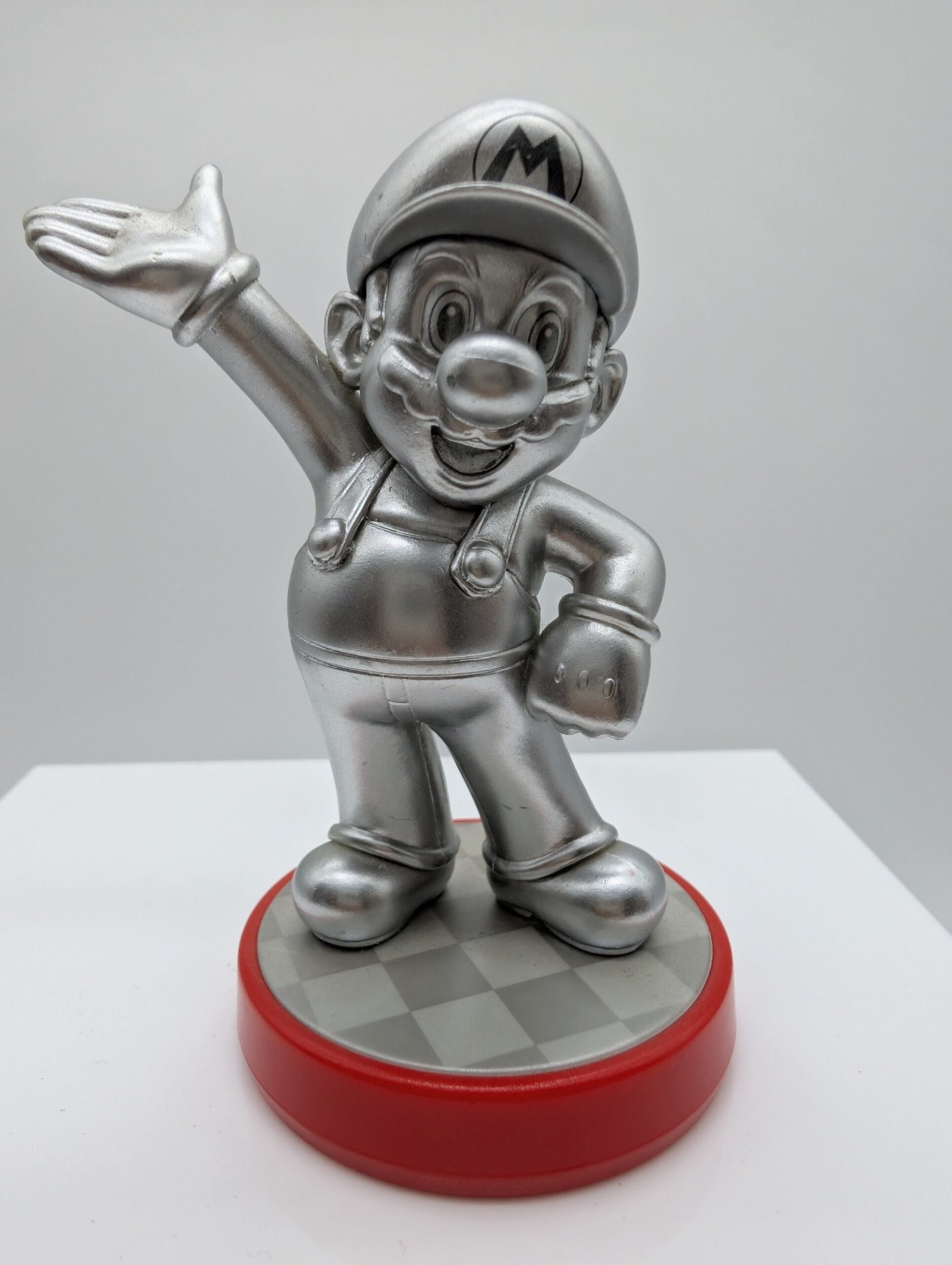 Amiibo: Super Mario – Mario Edición Plata