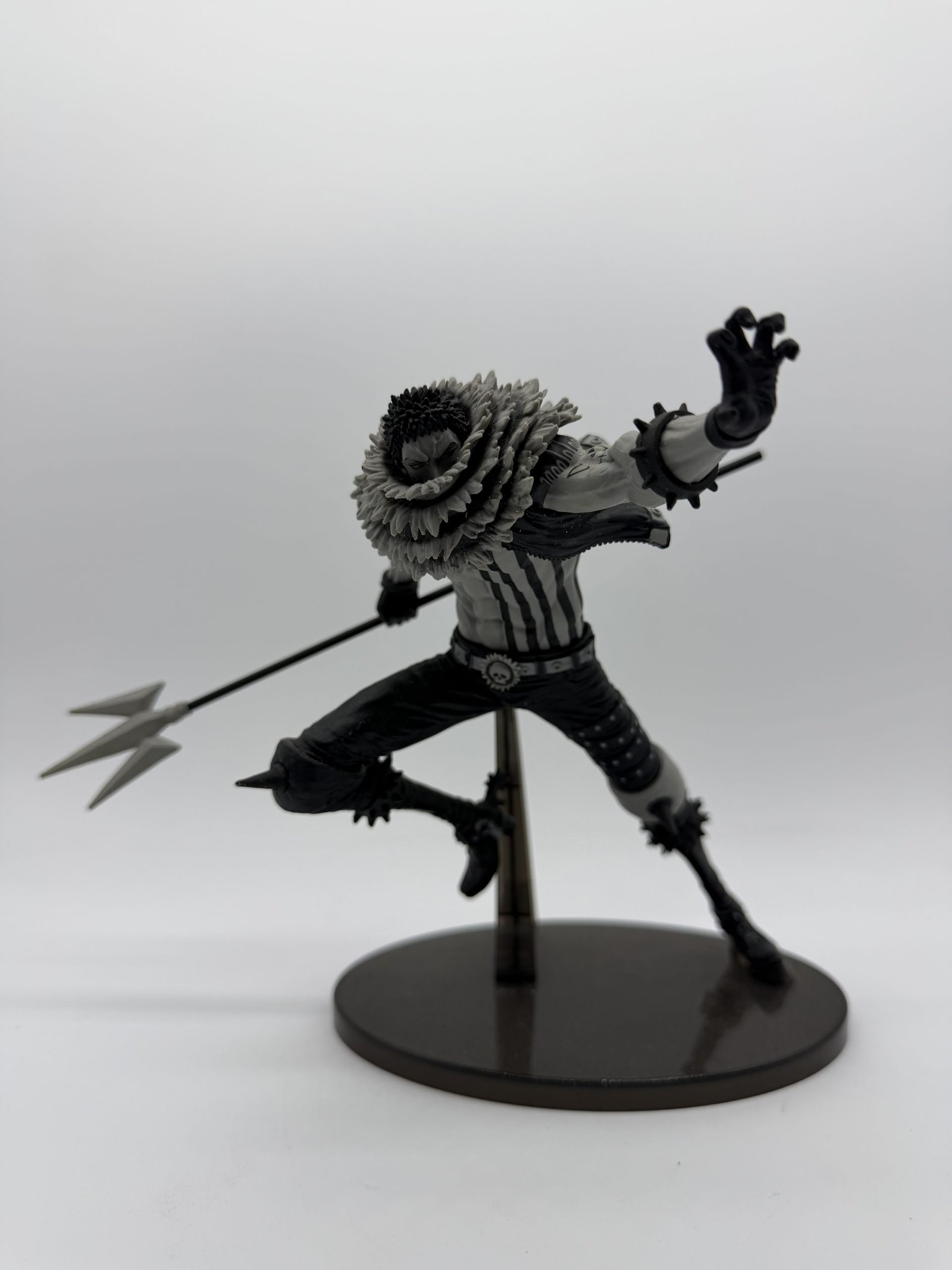Banpresto World Figure Colosseum 2: One Piece – Charlotte Katakuri - Vol. 5 (B&W)